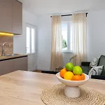 Almaris בית הארחה