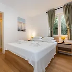 Almaris בית הארחה 3*