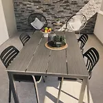 בית הארחה Almaris מאנדרה