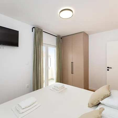 Almaris Mandre